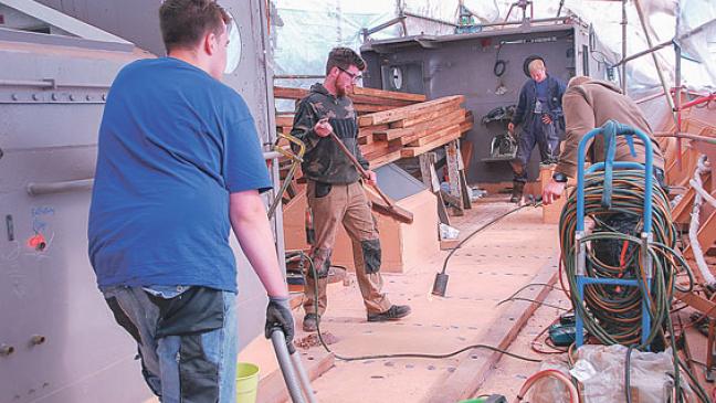 Auf dem Hauptdeck ist Holz gefragt