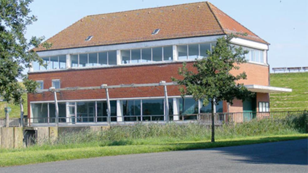 Durch das Schöpfwerk der Sielacht Rheiderland in Pogum sollen Fische und andere Tierarten leichter vom Wymeerer Sieltief in die Ems gelangen. © Foto: Szyska