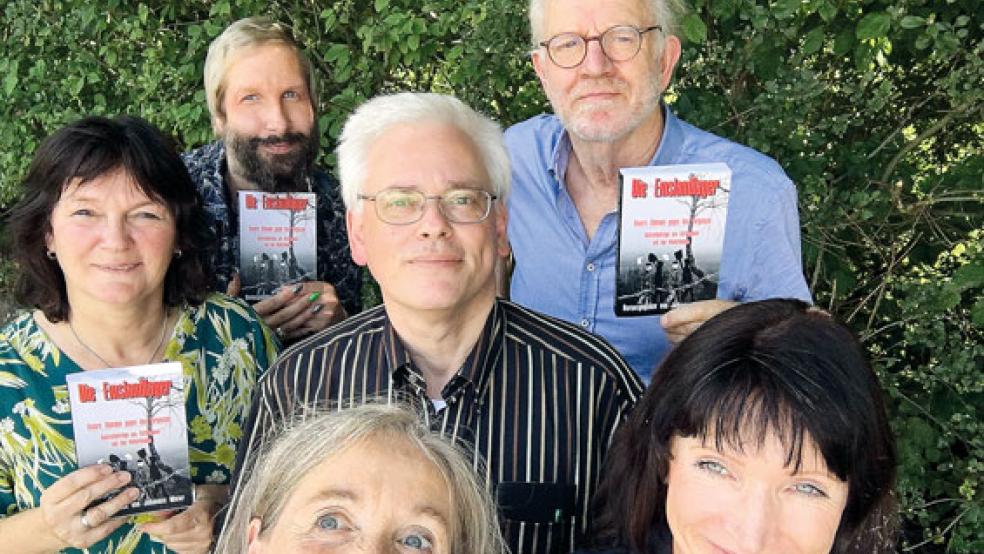 Die Autoren: Oben im Bild: Torsten Ideus (Berumbur) und Reinder van der Molen (Assen), Bildmitte: Marlies Nijhuis (Buurse) und Johannes Meier (Weener). Unten: Birgit Rutenberg (Leer, früher Weener) und Anna-Sabina Herlyn (Norden). © Foto: privat
