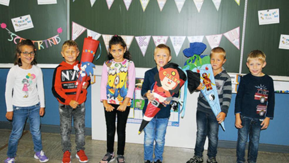 An der Pestalozzischule in Weener konnten sich die ABC-Schützen über ihre bunten Schultüten freuen. © Foto: Pestalozzischule