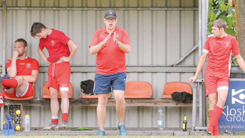 Bundes Trainer Matthias Schmidt war mit dem Ergebnis gegen Großefehn zufrieden. Allerdings hat sein Team die Partie für seinen Geschmack etwas zu spannend gestaltet. © Archivfoto: Bruins