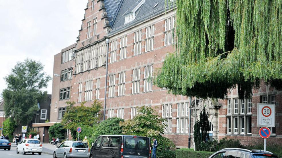 Eine Schülerin der Oberstufe am Ubbo-Emmius-Gymnasium (UEG) in Leer hat sich nachweislich mit dem Virus infiziert. Und das hat schwerwiegende Folgen. © Foto: Wolters