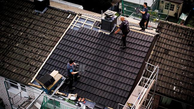 Mehr Geld für Dachdecker gefordert