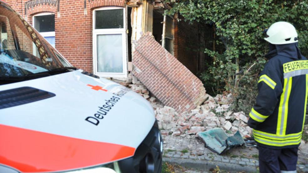 Nach dem schweren Verkehrsunfall auf der Hatzumer Ortsdurchfahrt am Sonntag wird das Thema Verkehrssicherheit wieder diskutiert. © Foto:Wolters