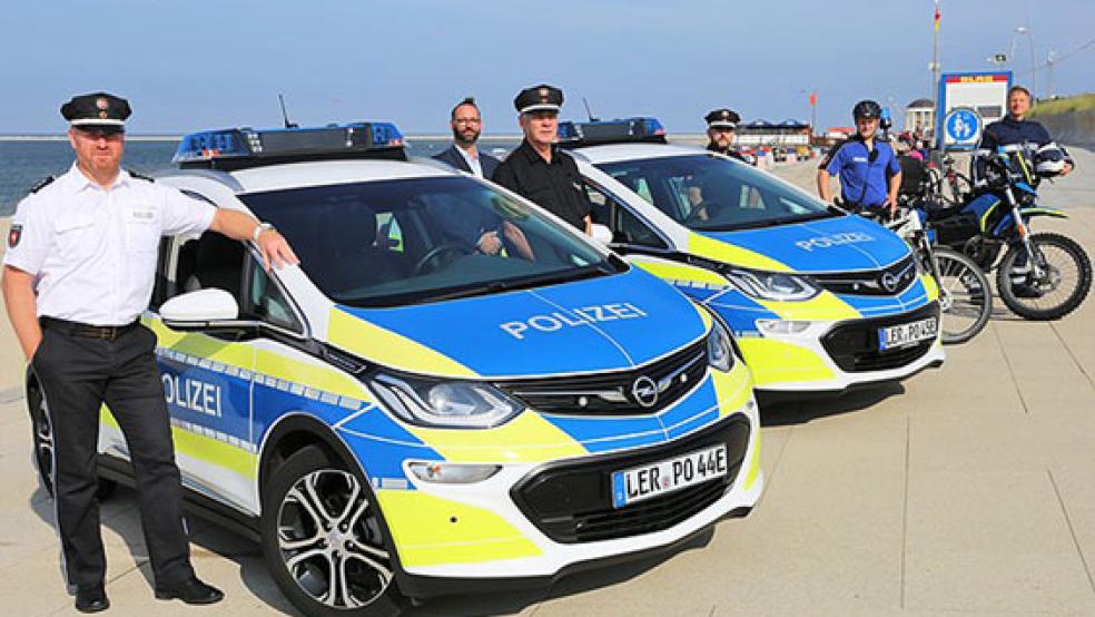 Die Polizei auf Borkum verfügt nun über vier Fahrzeuge mit Elektroantrieb. © Foto: Polizei