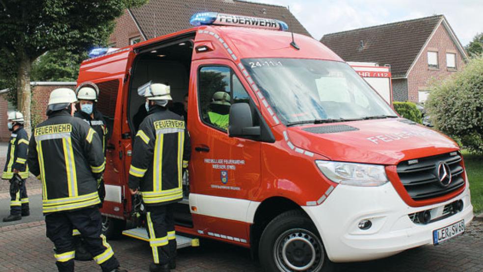 Der neue Einsatzleitwagen der Freiwilligen Feuerwehr Weener bei einem Einsatz in Holthusen. © Foto: Feuerwehr/Rand