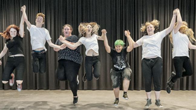 »Gassenhauer« schlagen sich wacker bei Theater-Festival