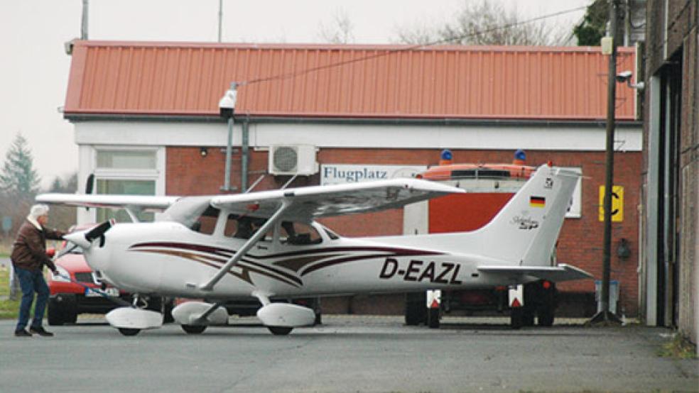 Der Flugplatz in Nüttermoor liegt in gleicher Höhe wie Jemgum auf der anderen Seite der Ems. © Foto: Szyska