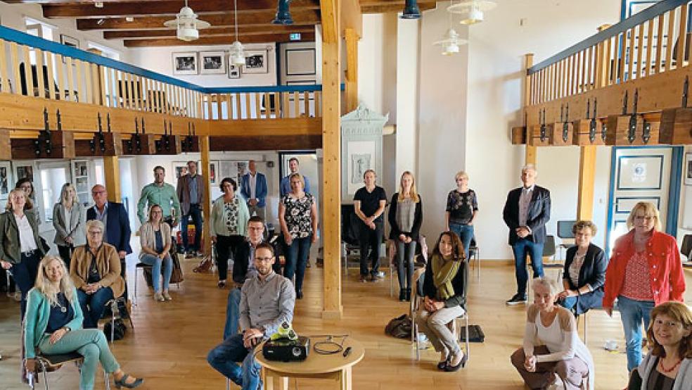 Im Kulturspeicher in Leer trafen sich vor wenigen Tagen die Marketingmitarbeiter der am Netzwerk Anschlussmobilität/Projekt Wunderline beteiligten Kommunen für ein erstes Kennenlernen. © Foto: privat