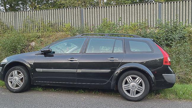 Gestrandete Autos warten auf ihre Halter