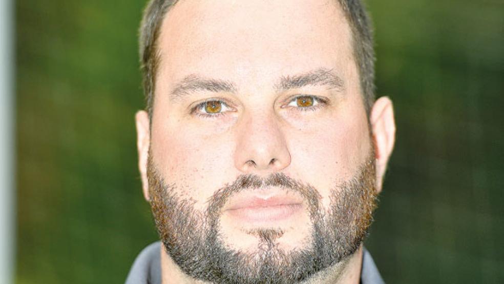 Mario Leemhuis, Trainer des BSV Bingum, will sich vor der Partie gegen bekannte Gesichter aus Ostrhauderfehn nicht in die Karten schauen lassen. © Foto: Bruins