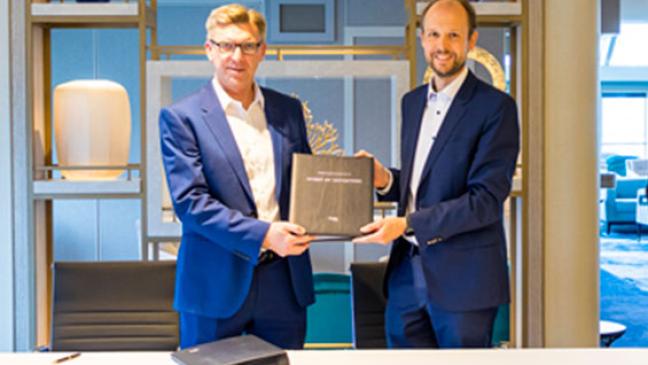 Meyer übergibt »Spirit of Adventure«