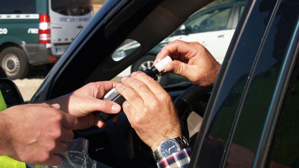 Einen betrunkenen Autofahrer stoppte die Polizei heute in Emden. © Foto: pixabay