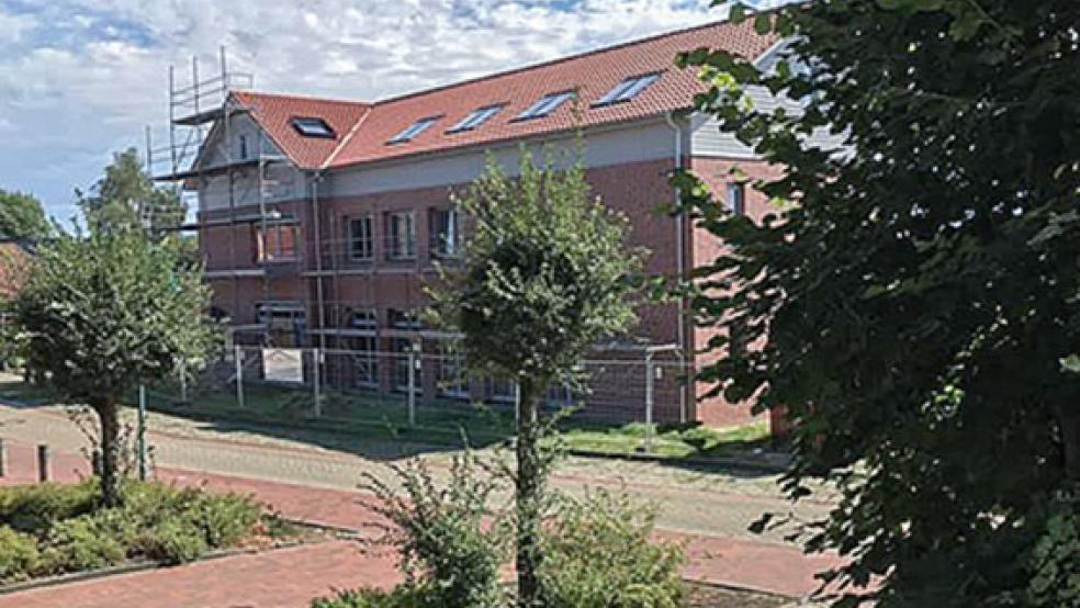 Der Bau des neuen Familienzentrums am Kellingwold/Ecke Birkenstraße in Bunde macht gute Fortschritte. © Foto: Hoffmann 