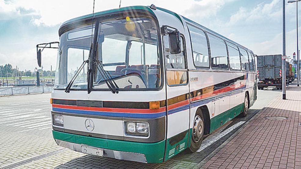 Der alte Bus der Borkumer Kleinbahn wird »irgendwo in der Welt« weiterfahren. © Foto: Kleinbahn