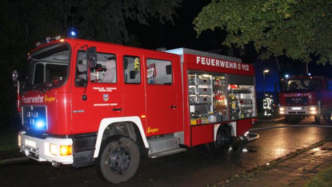Zimmer in Mehrfamilienhaus in Brand geraten