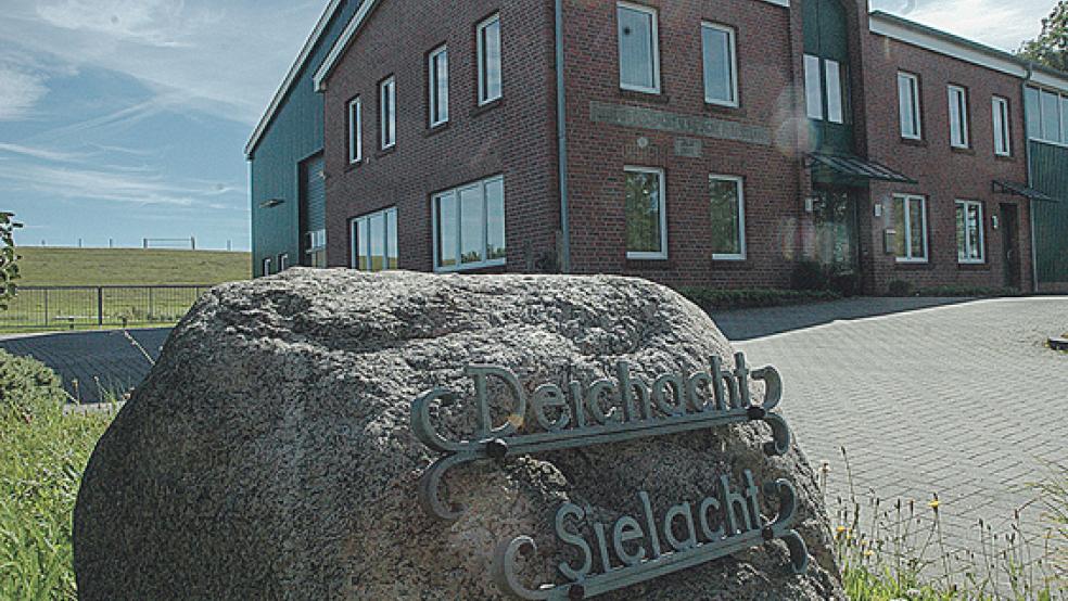 Das Gebäude der Rheider Deichacht und der Sielacht Rheiderland in Soltborg. © Foto: Szyska