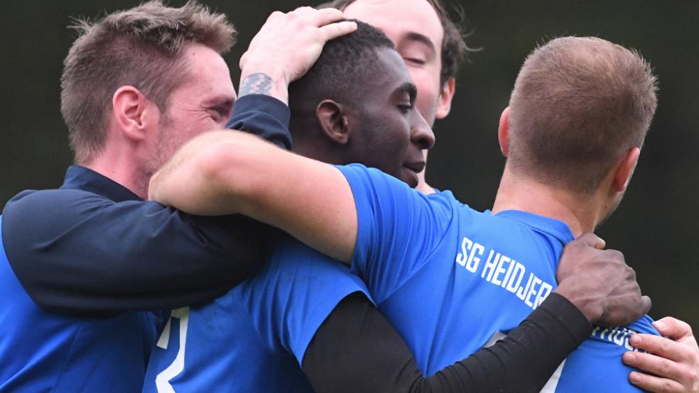 Yaya Berete (Bildmitte) erfährt weiter große Solidarität. © Foto: Bruins