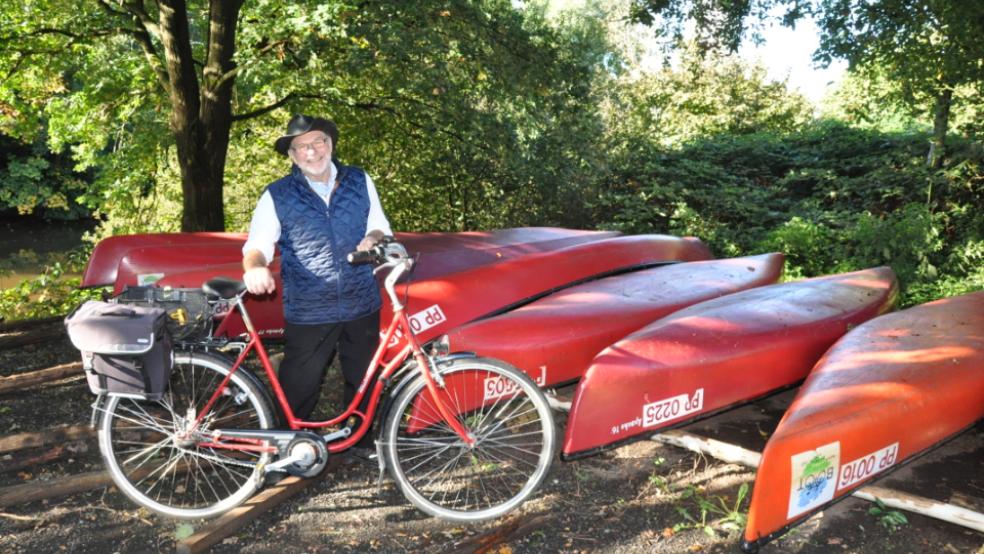 Norbert Deger ist mit Leib und Seele für seine »Paddel-und Pedal«-Station am Buschfelder Sieltief da. Auch in Corona-Zeiten blickt er bereits optimistisch in die nächste Saison.  © Foto: Boelmann