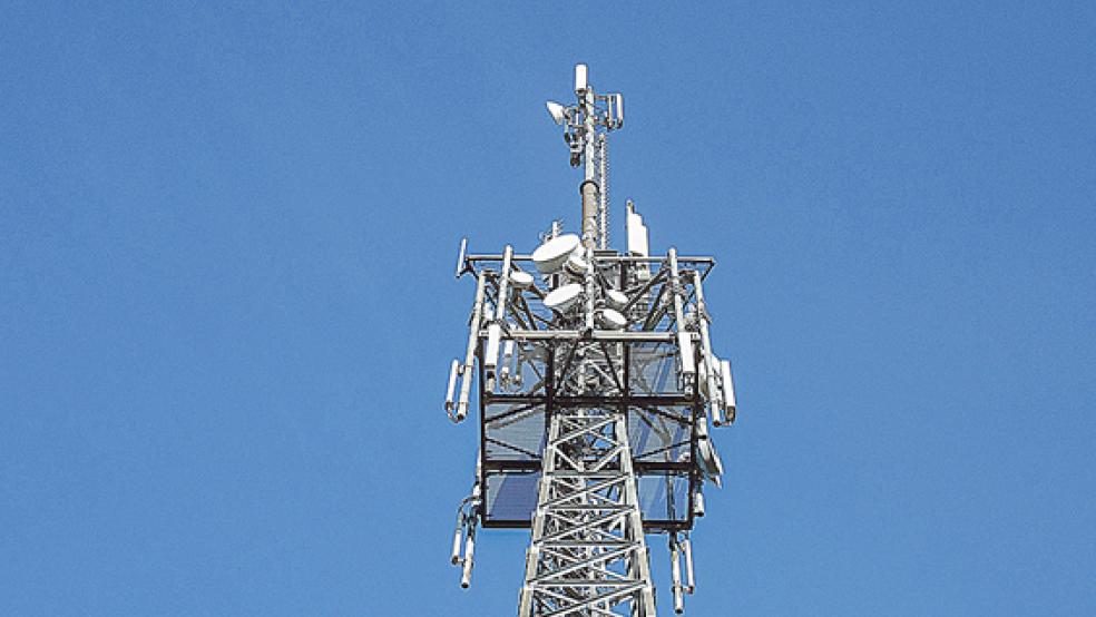 Ein neuer Sendemast wird in Ditzum gebaut. © Foto: privat