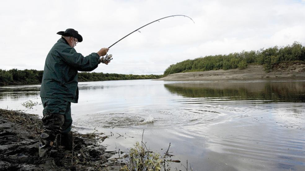 Im Rheiderland gehen immer mehr Menschen ohne gültige Erlaubniskarte auf Fischfang. © Symbolfoto: RZ-Archiv