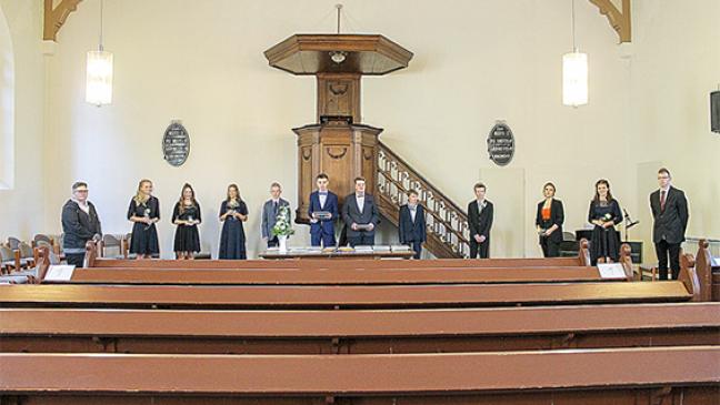 Konfirmation: Getrennt und doch gemeinsam