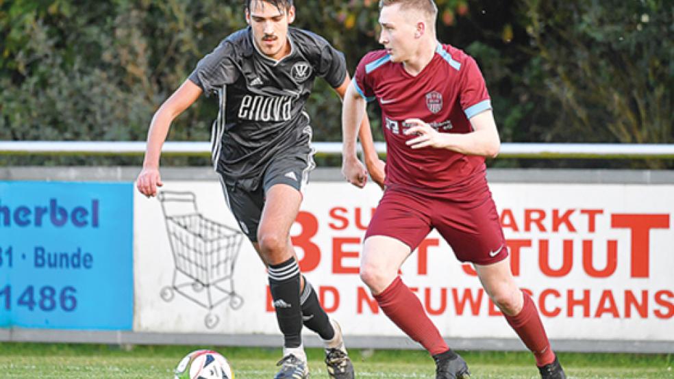 Jonas Hantschel (links) brachte Bunde II wieder auf 1:2 heran. Es sollte am Ende nur der Ehrentreffer bleiben. © Foto: Bruins