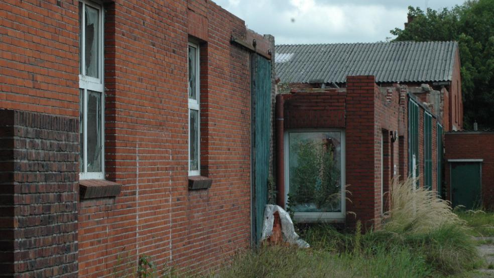Das brach liegende Gelände der ehemaligen Ziegelei Reins soll sich zu einer Visitenkarte der Gemeinde Jemgum entwickeln. © Foto: Szyska