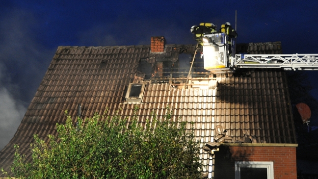 Wohnhausbrand: Polizei nimmt Ermittlungen auf