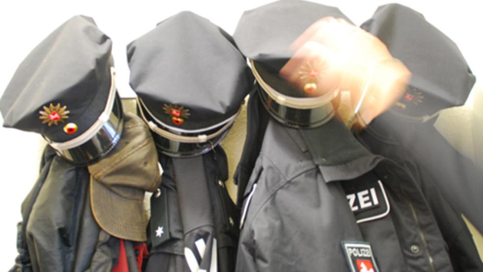 Die Polizeiinspektion Leer/Emden warnt erneut vor Betrügern, die sich am Telefon als Polizeibeamte ausgeben. © Symbolfoto: Hanken