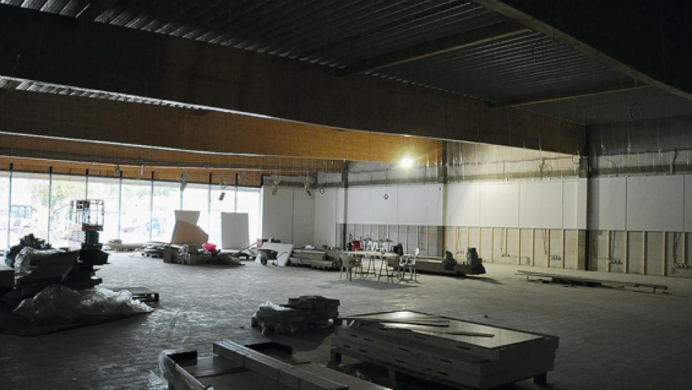 Ein Blick in den neuen Aldi-Markt: Am 20. November soll der Neubau in Weener für Kunden eröffnet werden. Die Verkaufsfläche wird von 800 auf 1200 Quadratmeter erweitert.  © Foto: Boelmann