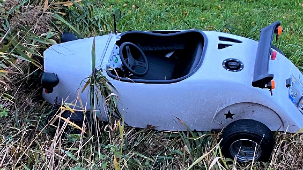 Mit diesem Mini-Flitzer, genannt Hot Rod, verunglückte der Fahrer. © Kreisfeuerwehr Aurich