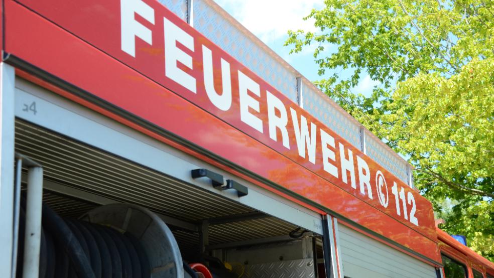 In Leer ist gestern Abend ein Feuer in einem Motorraum eines Mercedes ausgebrochen. © Foto: RZ-Archiv