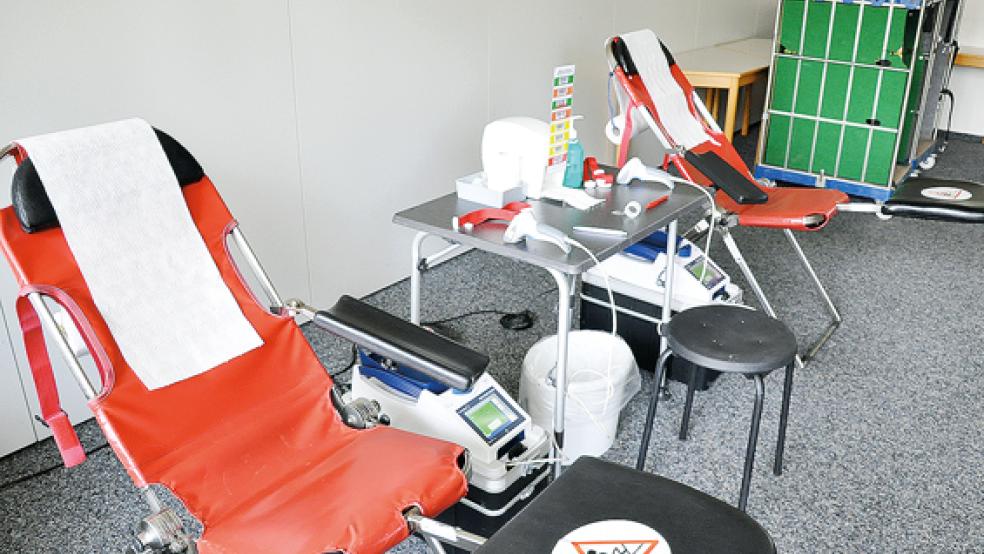 Ins Gemeindezentrum in Holthusen kamen 120 Männer und Frauen.  © Foto: Boelmann