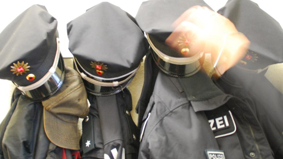 Die Polizei bittet um Hinweise zum Diebstahl von zwei Baggerschaufeln in Neukamperfehn. © Foto: Hanken