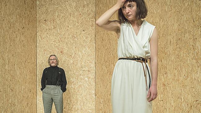 70 Plätze für 220 Theaterbesucher