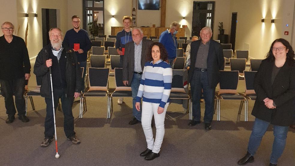 Nahmen an der SPD-Mitgliederversammlung teil (von links) Dieter Frikke, Werner Groen, Heiko Behrends, Jonas Feikes, Reinhard Leising, Naima Michel, Meint Peters und Anja Troff-Schaffarzyk. © Foto: SPD