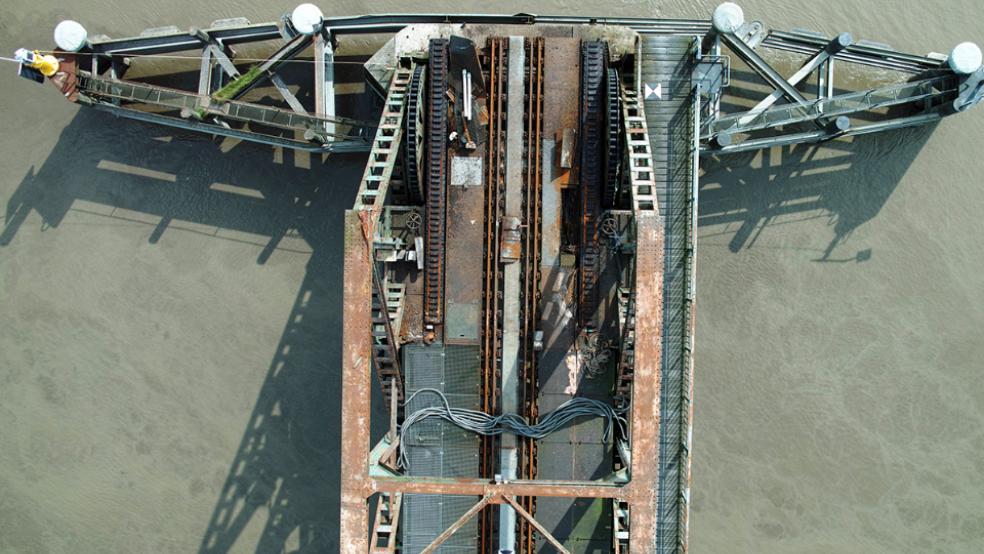 Einen Ersatzbau für die zerstörte Friesenbrücke schnellstmöglich zu errichten, fordern die Grünen. Die bewährte Klappbrücke sei »vollkommen ausreichend«. © Foto: Ingenieurbüro Drecoll
