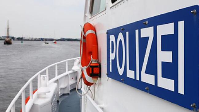 Segelyacht rammt Brücke