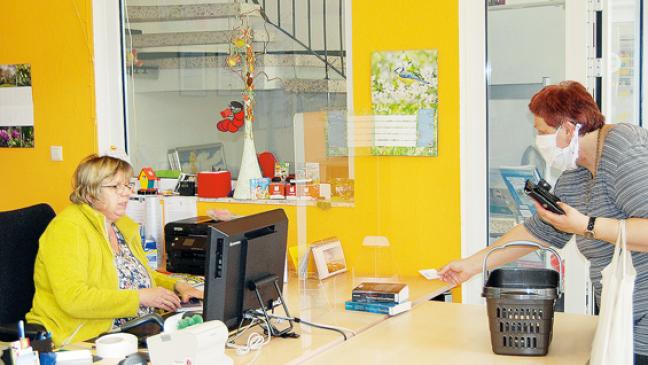 Zehn Bücherkisten für die Oberschule