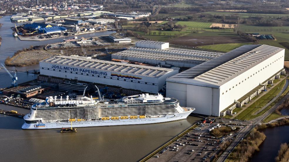 Die Unternehmensleitung der Meyer Werft und der Betriebsrat haben sich am Montag langem Streit auf die Eckdaten eines Kompromisses geeinigt. © Archivfoto: Meyer Werft