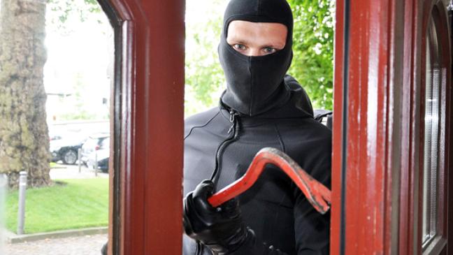 Einbrecher stiehlt Bargeld aus Haus in Bunde