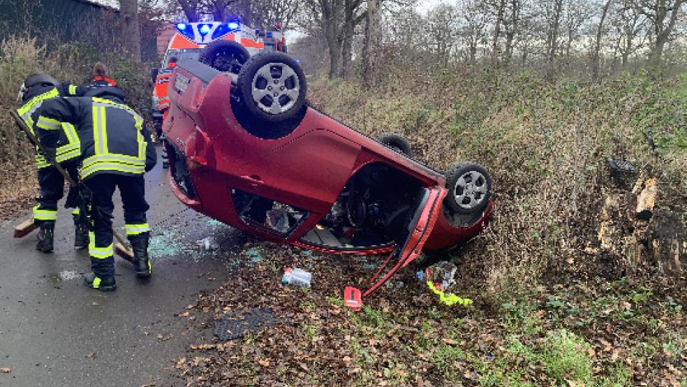In Hesel ist heute Mittag eine Autofahrerin verunglückt. © Kreisfeuerwehr