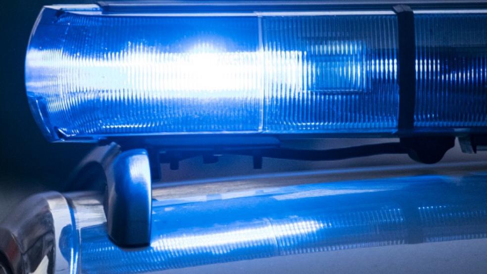 Das Anhaltesignal und das eingeschaltete Blaulicht des zivilen Polizeifahrzeugs missachtete der Autofahrer. © Symbolfoto: Pixabay