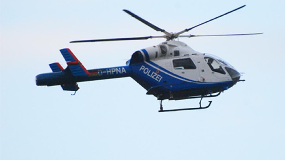 Sogar ein Polizeihubschrauber (hier ein Archivbild) wurde bei der Suchaktion eingesetzt. © Foto: RZ-Archiv