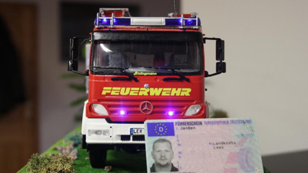 Junge Feuerwehrleute bekommen eine Förderung von Landkreis und Kommunen für ihren Führerschein. © Foto: Landkreis Leer