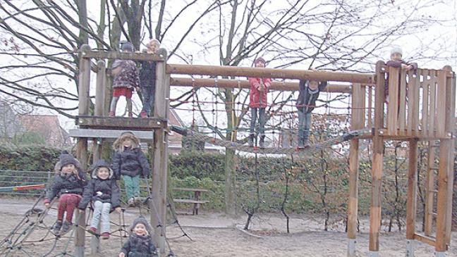 Förderverein spendet für Spielgeräte