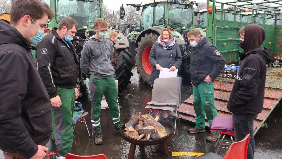 Die Proteste der ostfriesischen Bauern richteten sich gegen niedrige Preise für landwirtschaftliche Erzeugnisse im Einzelhandel. Deshalb wurde das Aldi-Lager in Hesel blockiert. Gestern Abend wurde die Blockade wieder aufgelöst. © Heimann