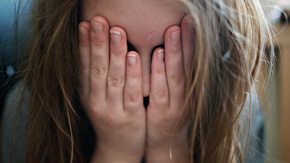 Das Jugendamt hat in 2020 weniger Kinder in Obhut genommen als im Vorjahr. Ob der Rückgang auf eine Unterbrechung von Kommunikationswegen zurückzuführen sei, könne durch den Landkreis nicht beurteilt werden. © Symbolfoto: picture alliance / Nicolas Armer