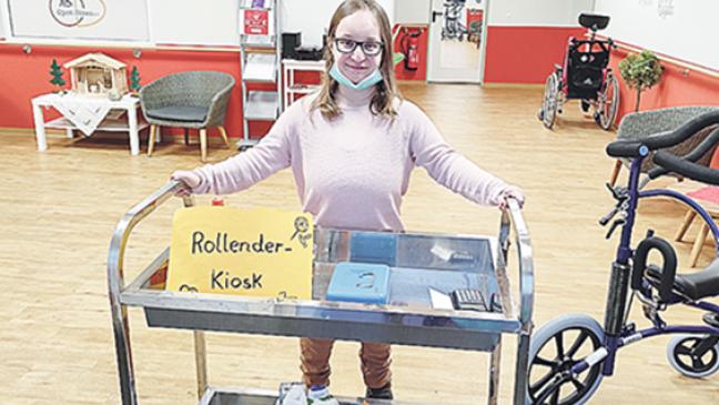 Statt Rollstuhl ein rollender Kiosk
